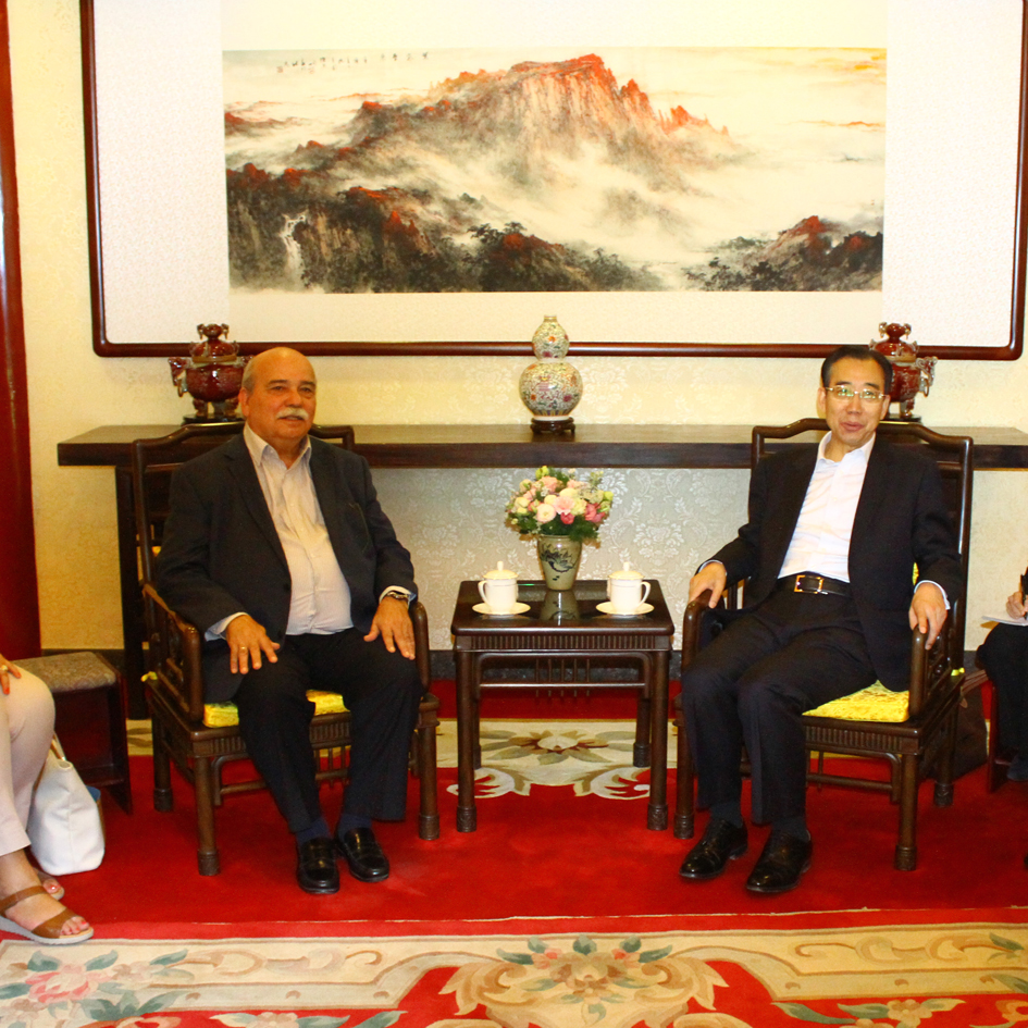 Le renforcement des relations diplomatiques est n&#233;cessaire au niveau mondial, souligne le Pr&#233;sident du Parlement Hell&#233;nique lors de sa visite &#224; Beijing  