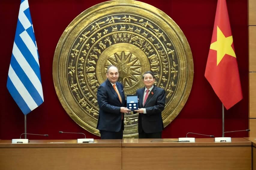 Επίσημη επίσκεψη κοινοβουλευτικής αντιπροσωπείας στο Ανόι 