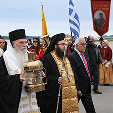  Ο Πρόεδρος της Βουλής των Ελλήνων στην υποδοχή του Αγίου Φωτός από τα Ιεροσόλυμα στο αεροδρόμιο “Ελευθέριος Βενιζέλος”-  Ν. Κακλαμάνης: «Τόσο σε ήρεμους όσο και σε χαλεπούς καιρούς, το φως νικάει πάντα τα σκοτάδια»