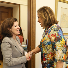 Συνάντηση της Ντόρα Μπακογιάννη με την Πρέσβειρα της Γαλλίας στην Ελλάδα