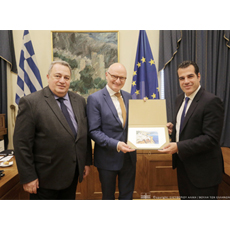 Bureau of Greece-Germany Parliamentary Friendship Group meets with Ambassador of Germany to Greece, discusses identity and role of EU, rise of far right in Europe and migration issue