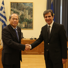 R&#233;union du Pr&#233;sident de la Commission permanente de la d&#233;fense nationale et des affaires &#233;trang&#232;res avec l’Ambassadeur de Chine &#224; Ath&#232;nes