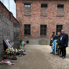 Αντιπροσωπεία της Βουλής των Ελλήνων στο στρατόπεδο εξόντωσης Άουσβιτς- Μπίρκεναου