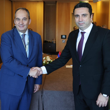 Συνάντηση Γ. Πλακιωτάκη με τον πρόεδρο του κοινοβουλίου της Αρμενίας