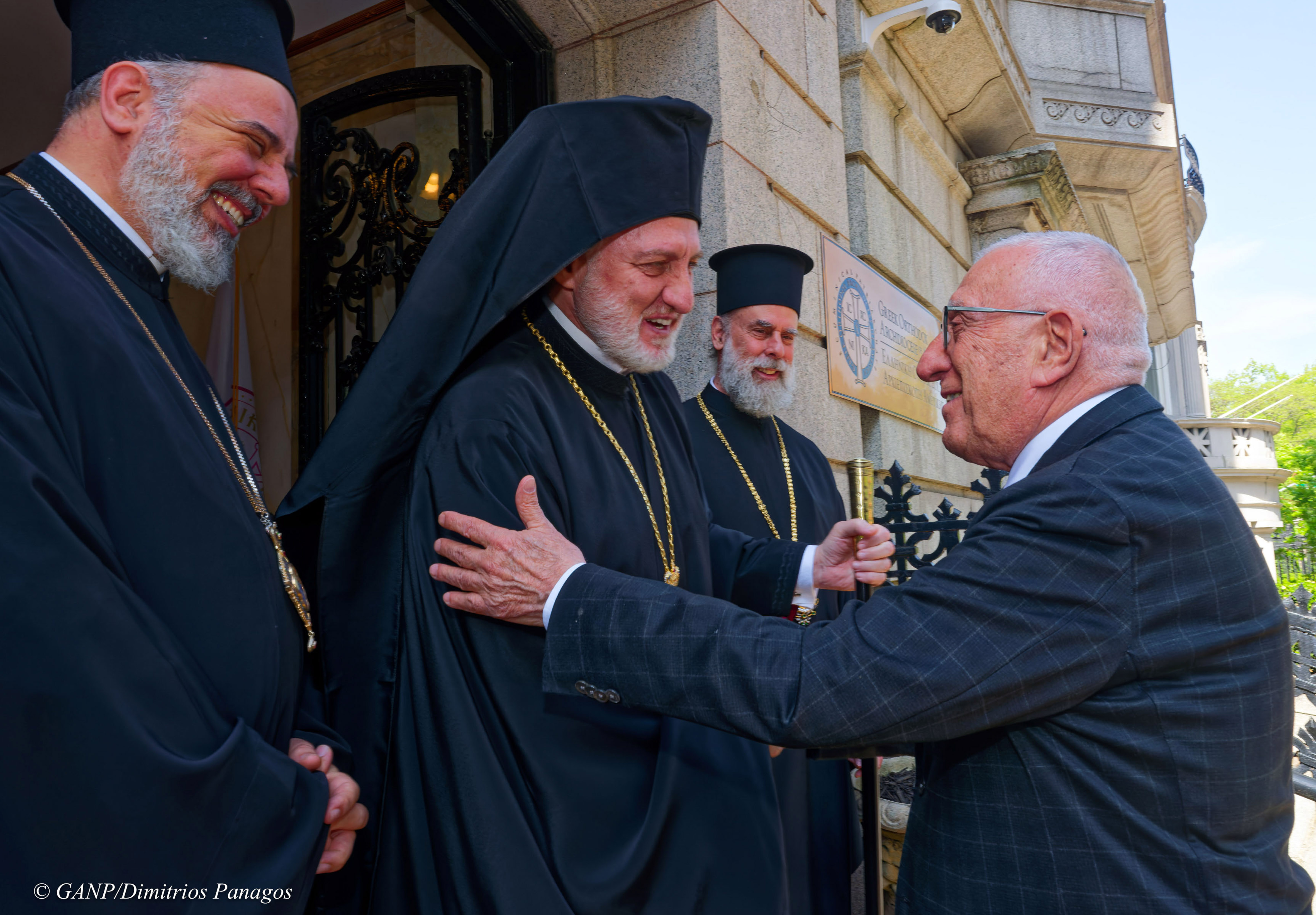 Σε κλίμα βαθιάς συγκίνησης και εθνικής ανάτασης πραγματοποιήθηκε στη Νέα Υόρκη η συνάντηση του Προέδρου της Βουλής των Ελλήνων, κ. Νικήτα Κακλαμάνη, με τον Σεβασμιώτατο Αρχιεπίσκοπο Αμερικής Ελπιδοφόρο, στο πλαίσιο των εορταστικών εκδηλώσεων για την Εθνική Παλιγγενεσία και την καθιερωμένη παρέλαση στην 5η Λεωφόρο.